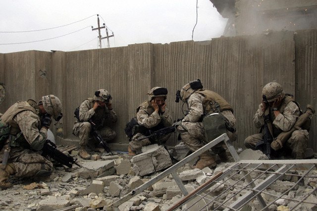 во время боев в Фаллудже. Ирак, ноябрь 2004