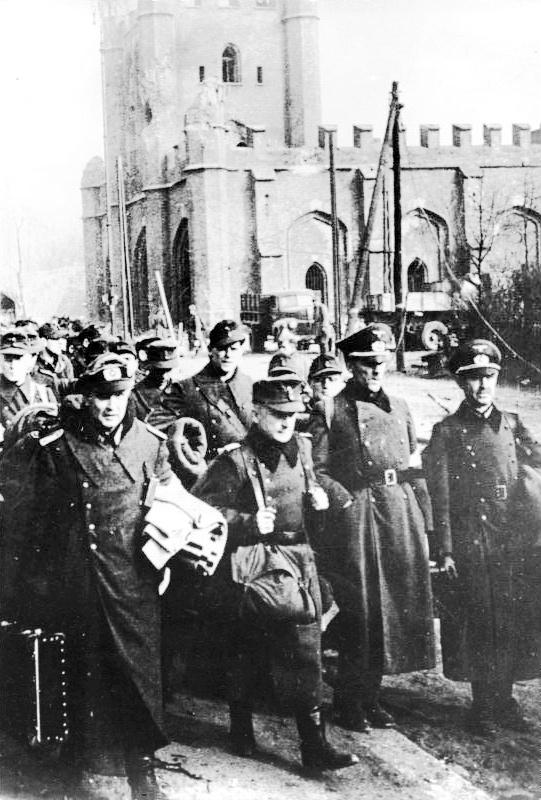 Königsberg_gefangene_deutsche_Offiziere
