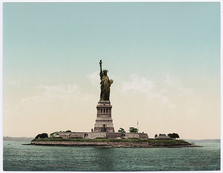Статуя Свободы - подарок французского народа, ставший символом США