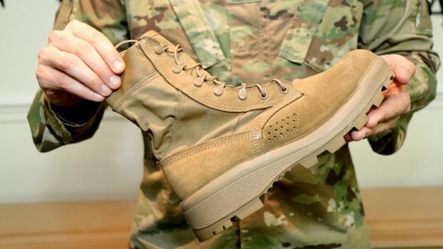 Новая униформа и ботинки армии США для жаркого климата